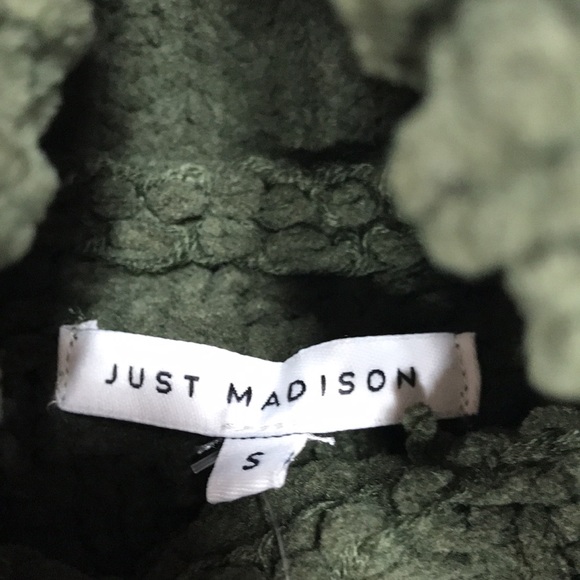 🎁Just Madison Chunky Turtleneck Cable Knit Sweater - Picture 5 of 6